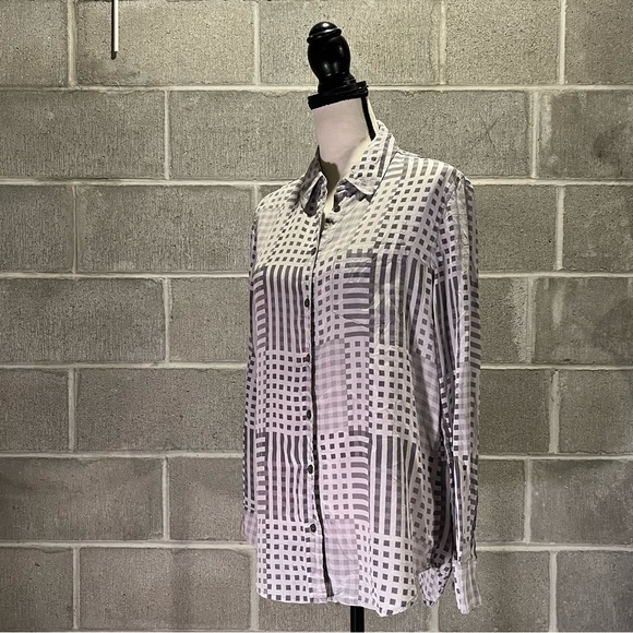 Equipment femme silk button down shirt. - Picture 4 of 10